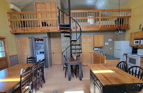 Marklesburg House | Large Family Home Located 1 Mile From Aitch Boat Launch On Raystown Lake