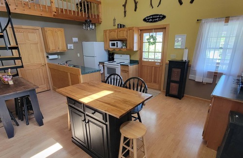 Marklesburg House | Large Family Home Located 1 Mile From Aitch Boat Launch On Raystown Lake