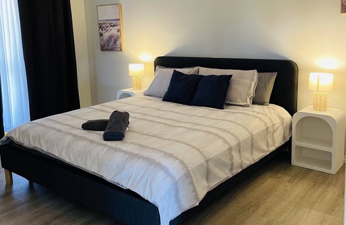 Kalbarri House | Large Family Home, Pet Friendly, Central Location. Sleep 11