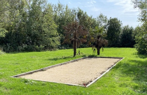 Lucon House | Large family home with swimming pool, sleeps 14 to 17, near Vendée beaches