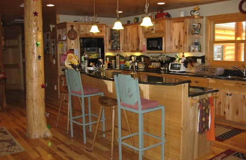 Summerhaven Cabin | Large family oriented cabin, built for easy living and people who love to cook