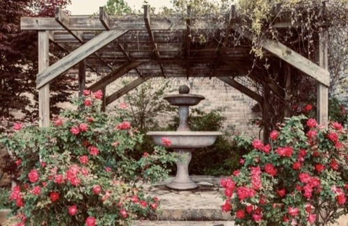 Hollins House | Large family retreat/Game day Home/ 9000sq Ft.