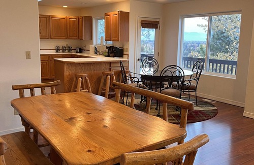 Farviews - Pattee Canyon House | Large family sized home centrally located with stunning views.