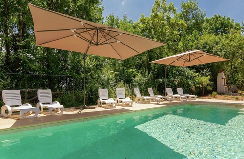 Nantheuil House | Large farmhouse with private garden