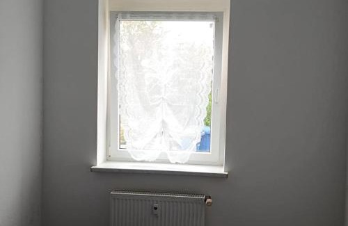 Zeitz Apartment | Large flat with separate rooms for 3 to 8 guests