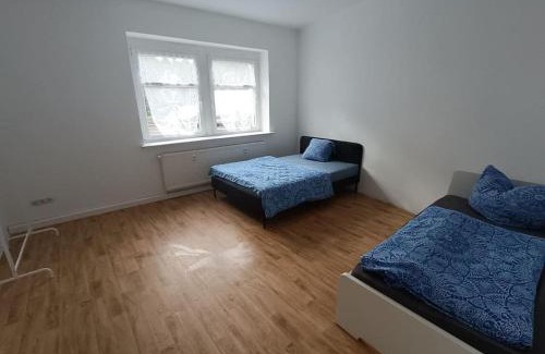Zeitz Apartment | Large flat with separate rooms for 3 to 8 guests