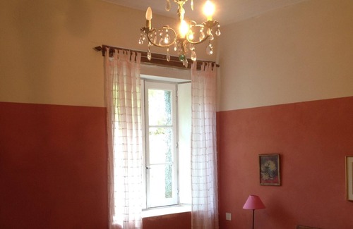Saint-Denis-en-Margeride House | Large independent house overlooking a meadow and stream