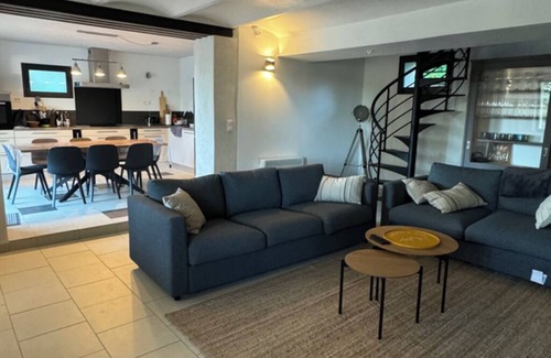 Saint-Laurent-La-Vernede Other | Large comfortable bastide with swimming pool, in the middle of the vineyards