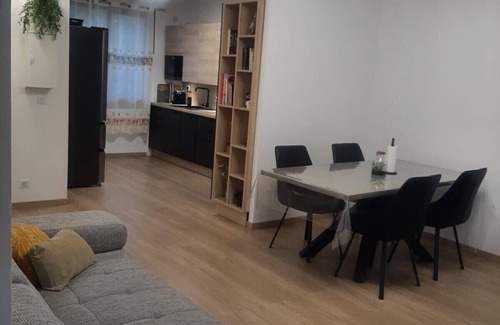 Biver Apartment | Large, fully-equipped apartment between Aix-en-Provence and Marseille