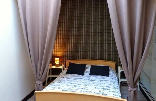 Corbas Apartment | Large furnished for 6 in Corbas Feyzin