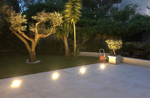 Prado-Perier Apartment | Large garden apartment in Carré d'or, walking distance to beach and town