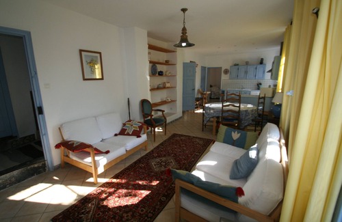 Le Tech Other | Large gîte by the river, private terrace,