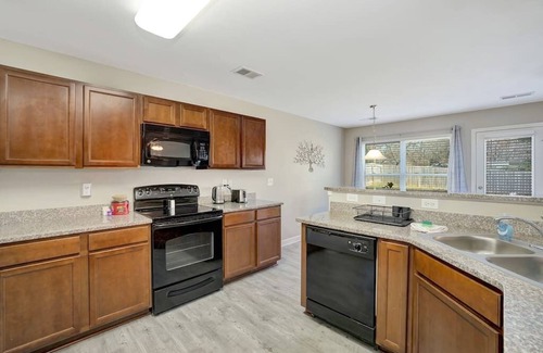 Charlotte House | Large Group Haven - Entire Home Close to LightRail