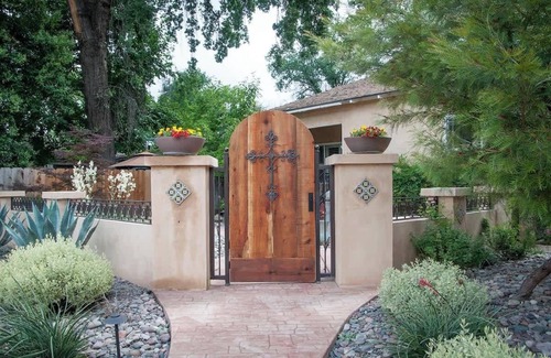 Visalia House | Large Groups-Seq Parks Coast Wineries Skiing all day trips from hime with hot tu