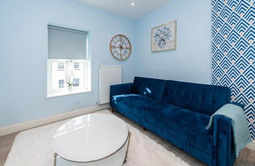 Reading House | Large Groups Stays 12 Beds Whole Building