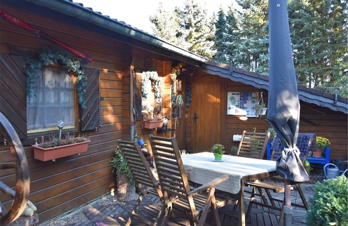 Battenhausen House | Large Holiday Home in Battenhausen with Garden