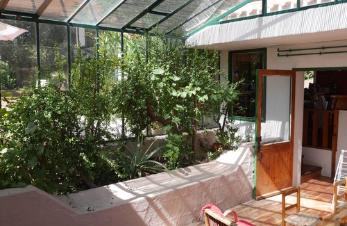 L'Epine House | Large holiday home with direct access to the sea