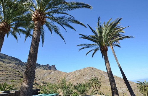 Alojera House | Large holiday house with pool and in a secluded location