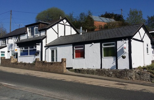 Llandegla Apartment | Large Holiday Let Suitable for Families, Groups. Sleeps up to TEN. Games room.