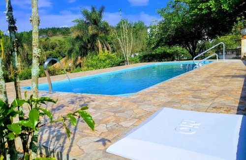 Mairinque House | Large home in gated community for family reunion, friends or season