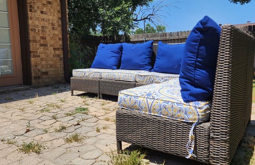 College Station House | Large home sleeps 15, close to campus with hot tub and more!