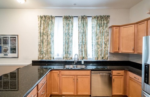 Rustburg House | Large home with acres to explore! 10 min to LU