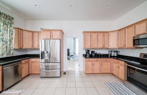 Rustburg House | Large home with acres to explore! 10 min to LU
