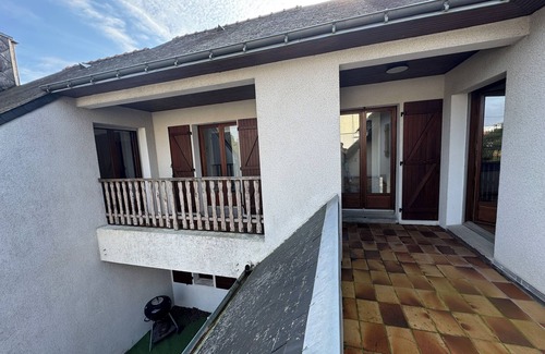 Cholet House | Large house, 25 min from Puy du fou, 2min from Cholet station, 6 bedrooms (12p)