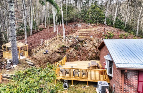 Foscoe House | Large House, Fireplace -Near Sugar and Grandfather Mountain & downtown Boone, NC