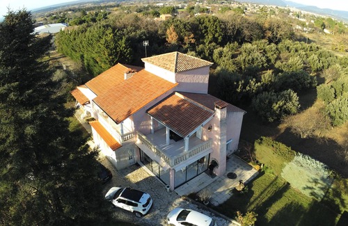 Valreas House | Large house for 2 to 8 people with private pool
