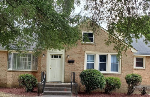 Portsmouth House | Large House Near Ferry to Waterside, Colleges, NNSY, Naval Hosp. & New Casino!