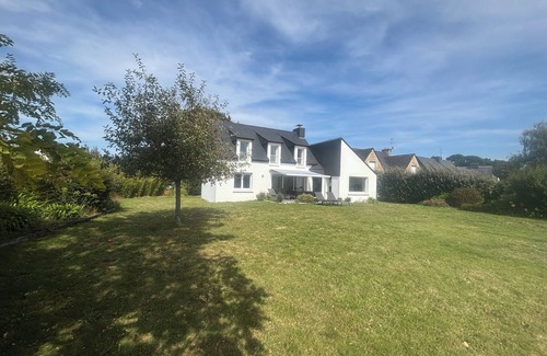 Arradon House | Large house, view of the Gulf of Morbihan, beaches and walks