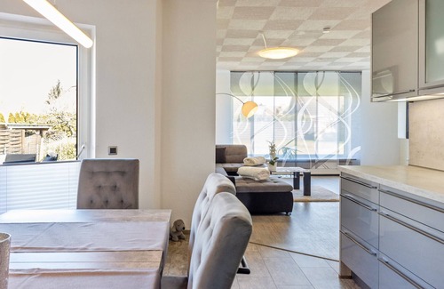 St. Lorenz Nord Apartment | Large house with huge garden & terrace, near Baltic Sea up to 4 persons