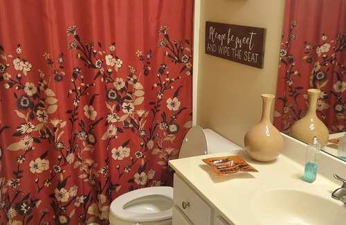 Cliftondale House | Large house with movie theater sleeps 14+