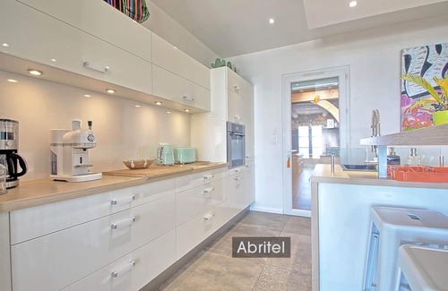 Le Lavandou Villa | Large house with sea view heated swimming pool