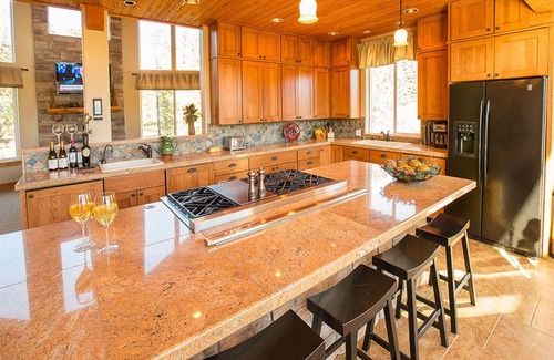 Government Camp House | Large House with Mountain View,3 Master Suites, Ski-In Ski-Out Timberline/Summit