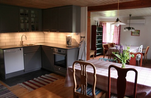 Skillingaryd Cottage | Large houses in the Småland forests for 18 people