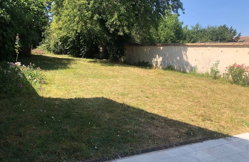 Soisy-sur-Ecole House | Large independent house in the village center with large garden.