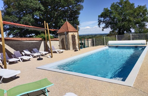 Ceron Cottage | Large independent gîte for up to 20 people. with swimming pool in the heart of France