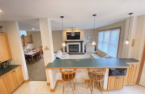 Mitiwanga House | Large Lake House - Just Steps Away From The Beach in Private Community