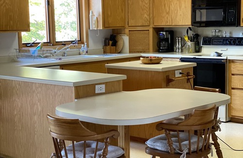 Richwood House | Large Lake House on 2.5 acres with 150 feet of shore front.