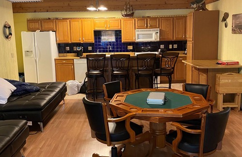 Maynardville House | Large lakefront retreat with huge dock, sun deck, kayaks and hot tub;