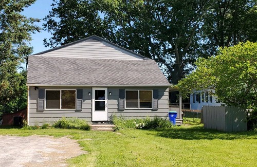 Waterport House | Large Lodge on Oak Orchard River