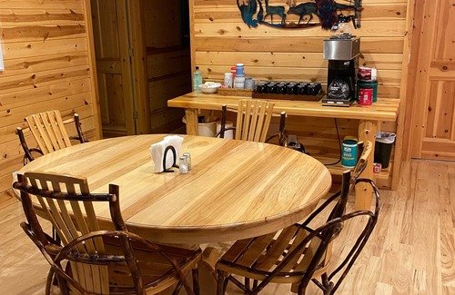 Bitely House | Large lodge perfect for a relaxing, quiet getaway.