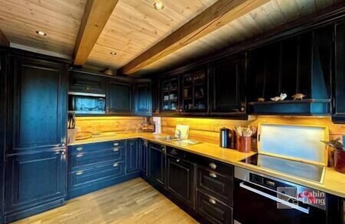 Ringsaker House | Large log cabin at Sjusjøen with sauna, fireplace and panoramic view