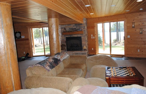 Wetmore Cabin | Large Log Cabin on beautiful chain of lakes in the upper Peninsula of Michigan
