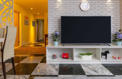 Wanhua Apartment | Large Longshan Temple Exit 3, 3BR/2B Local Living