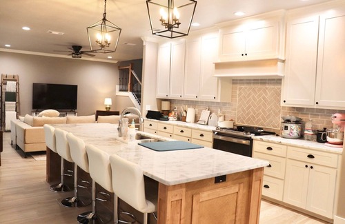 San Angelo House | Large & Luxurious in Bentwood Country Club near Lake Nasworthy. 4 bdrm/2.5 bath