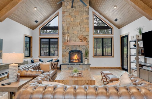 Flagstaff House | Large Luxury 5-Br Flagstaff Cabin on 8 acres