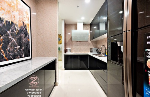 Bach Dang Riverside Apartment | LARGE LUXURY APT WITH POOL&GYM